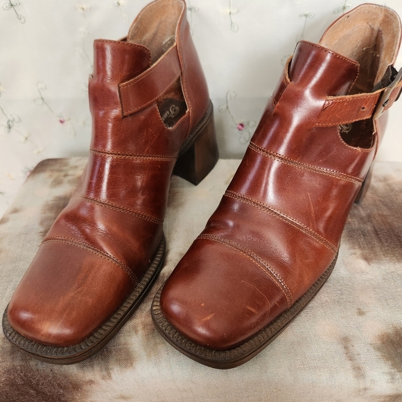 Vintage Italian Leather Fisherman Loafers - Picture 6 of 14